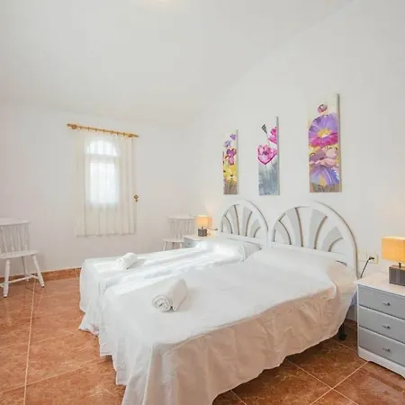In Benissa, Alicante 103841 By Mo * Benissa